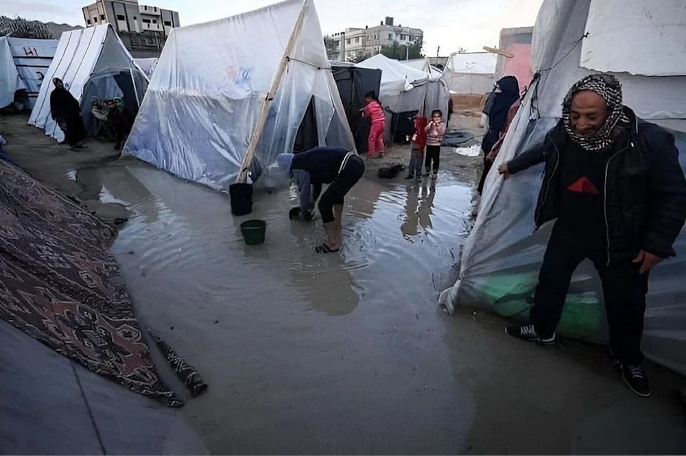 Miles de tiendas de campaña inundadas en la Franja de Gaza (Foto: Redes sociales)