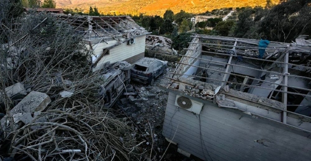 Ataque israelí destruyó la sede donde estaban albergados los periodistas de Al Mayadeen en Hasbayya, al sur del Líbano.