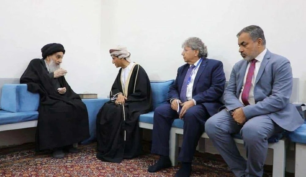 Encuentro entre la máxima autoridad religiosa de Irak, Sayyed Ali al-Sistani, y el el representante del secretario general de la ONU y jefe de la Misión de Asistencia en Bagdad, Mohammed Hassan.