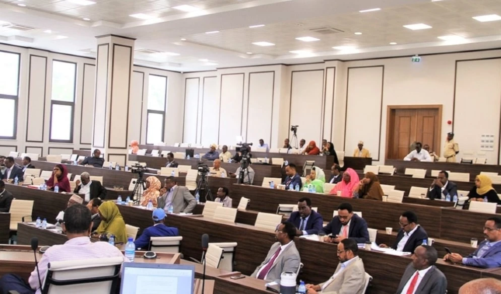 Parlamento de Somalia aborda leyes electorales urgentes. Parlamento de Somalia aborda leyes electorales urgentes.