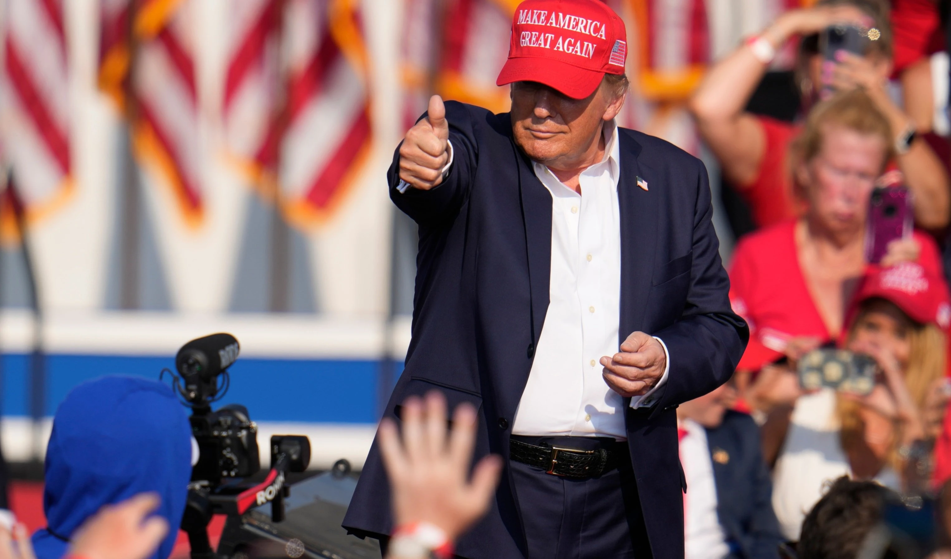 Trump amenaza a México con aumentar aranceles si gana las elecciones Trump amenaza a México con aumentar aranceles si gana las elecciones