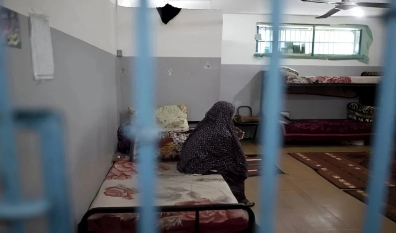 La nueva medida constituye un paso peligroso y profundiza los abusos contra las prisioneras palestinas, denunció Hamas. La nueva medida constituye un paso peligroso y profundiza los abusos contra las prisioneras palestinas, denunció Hamas.