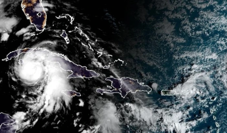 El huracán Rafael continuó intensificándose y alcanzó vientos de 170 kilómetros por hora antes de impactar la isla de Cuba.