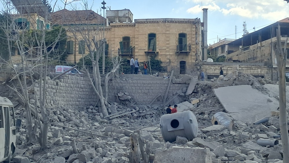 Agresión israelí destruye casa patrimonial en Baalbek, este de Líbano.