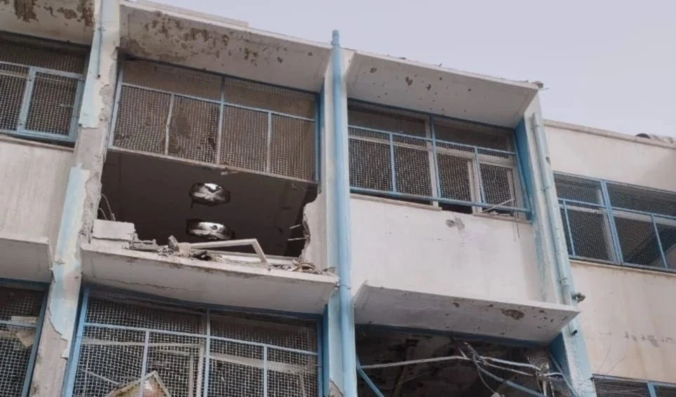 Ocupación israelí tiene como objetivo la escuela Shakhibar en el campo de Al Shati, al oeste de la ciudad de Gaza (Foto: Agencias palestinas)