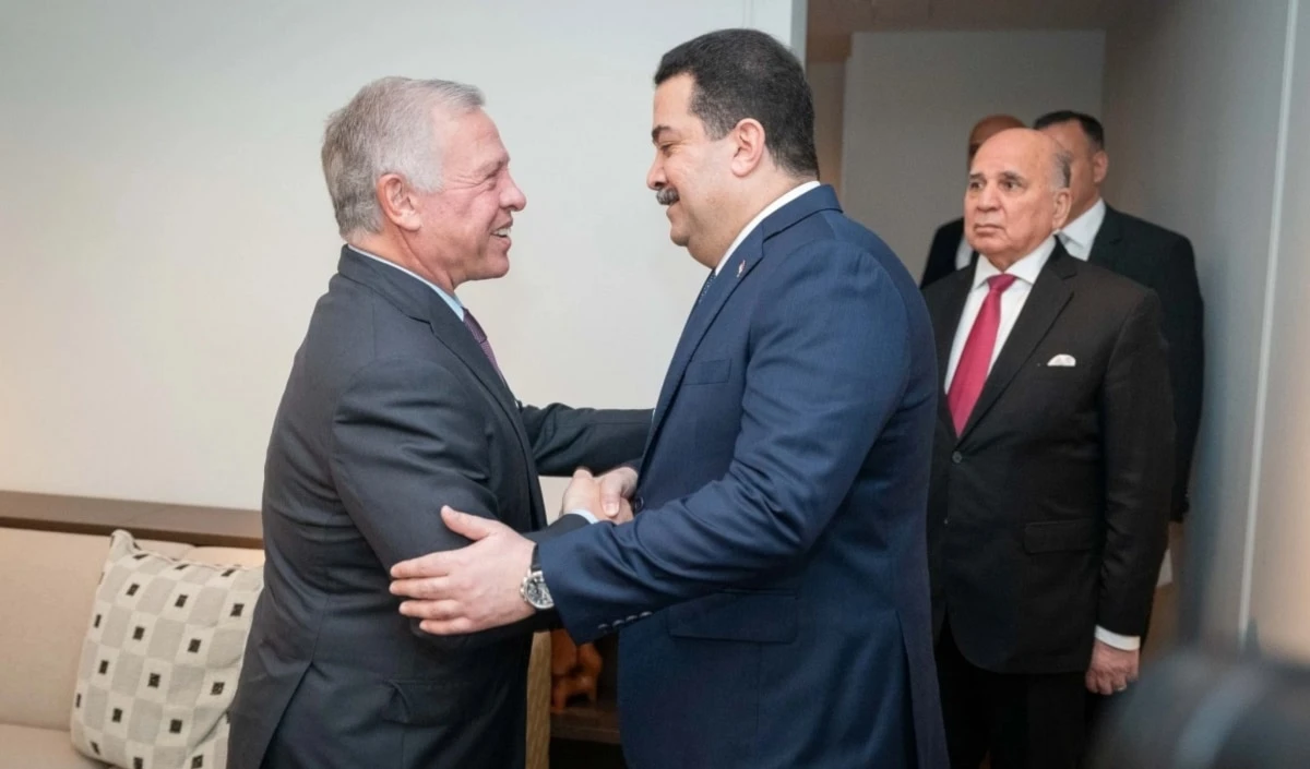 El rey de Jordania, Abdullah II,recibe al primer ministro de Irak, Mohammad Shia Al-Sudani.