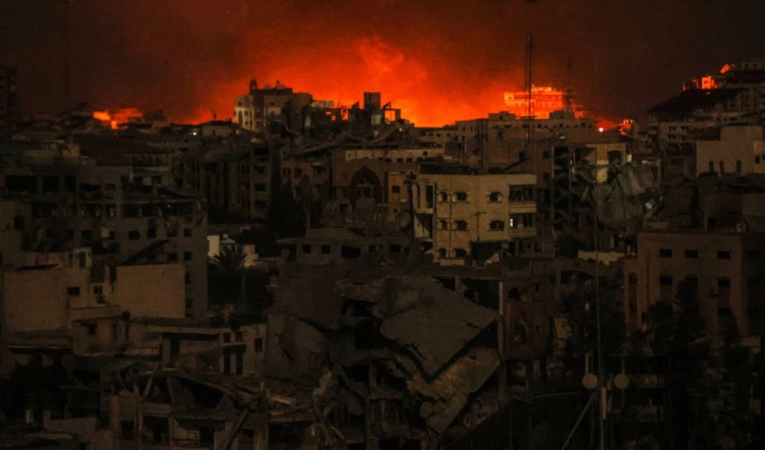 Decenas de mártires en ataques de ejército de "Israel" contra Gaza Decenas de mártires en ataques de ejército de "Israel" contra Gaza