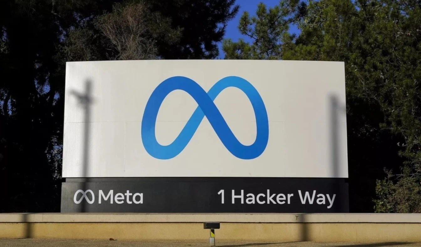 Usuarios reportaron caída de Facebook, Instagram y WhatsApp. Foto: AP.