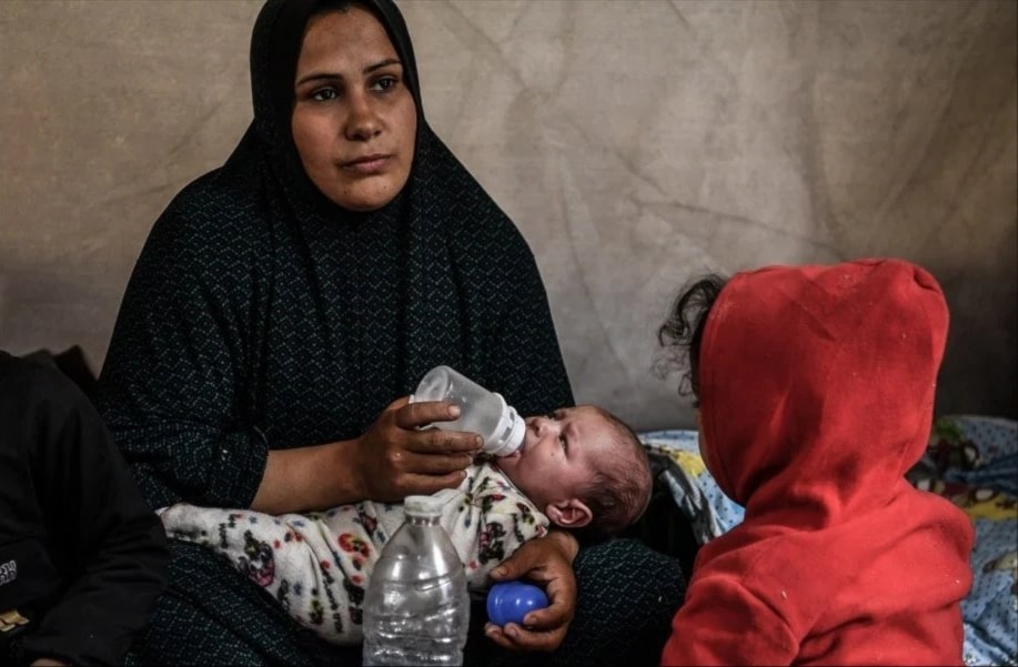 Miles de embarazadas sufren crisis humanitaria en Gaza