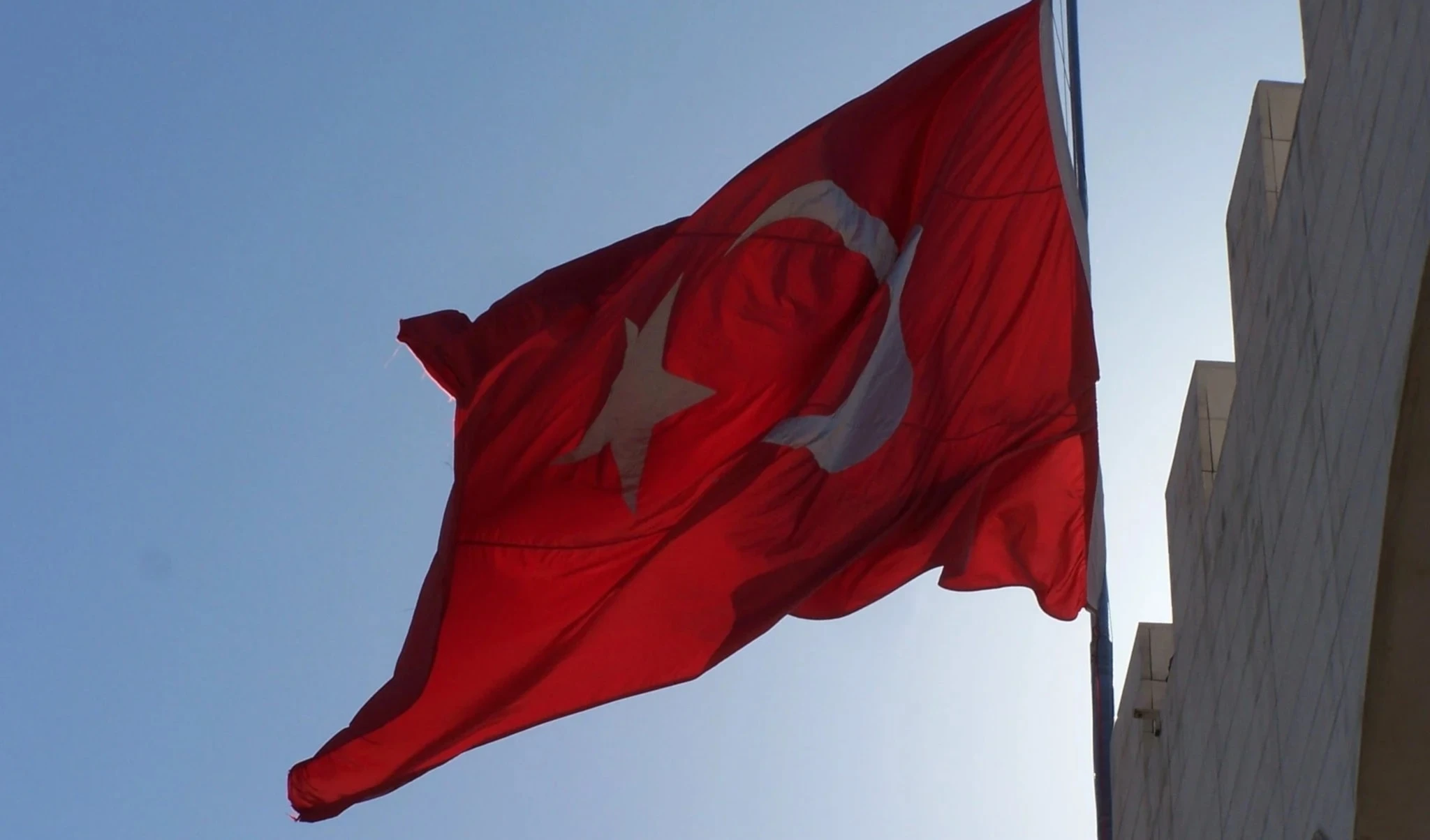 Turquía retomará labores de su embajada en Siria