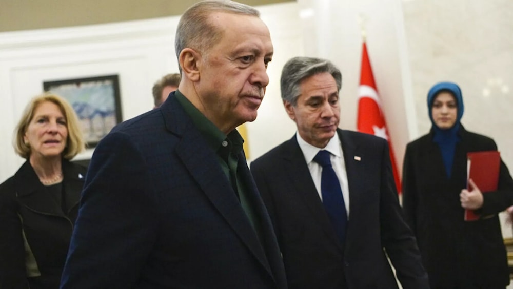 Antony Blinken y Recep Tayyip Erdogan analizaron la transición política de Siria. (Foto: AP)