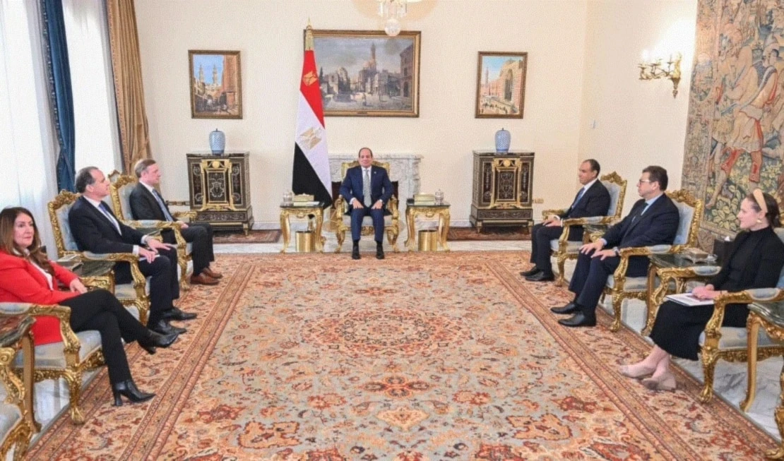 Presidente de Egipto recibe a funcionarios de EE. UU.