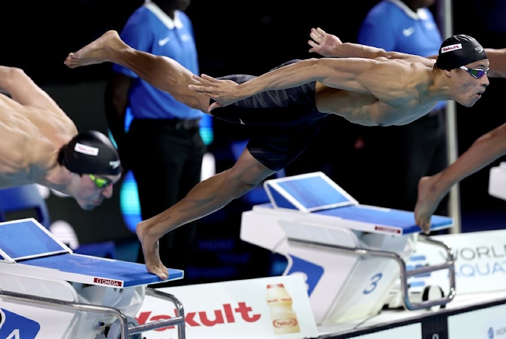 Crooks regala oro a Islas Caimán en Mundial de piscina corta.