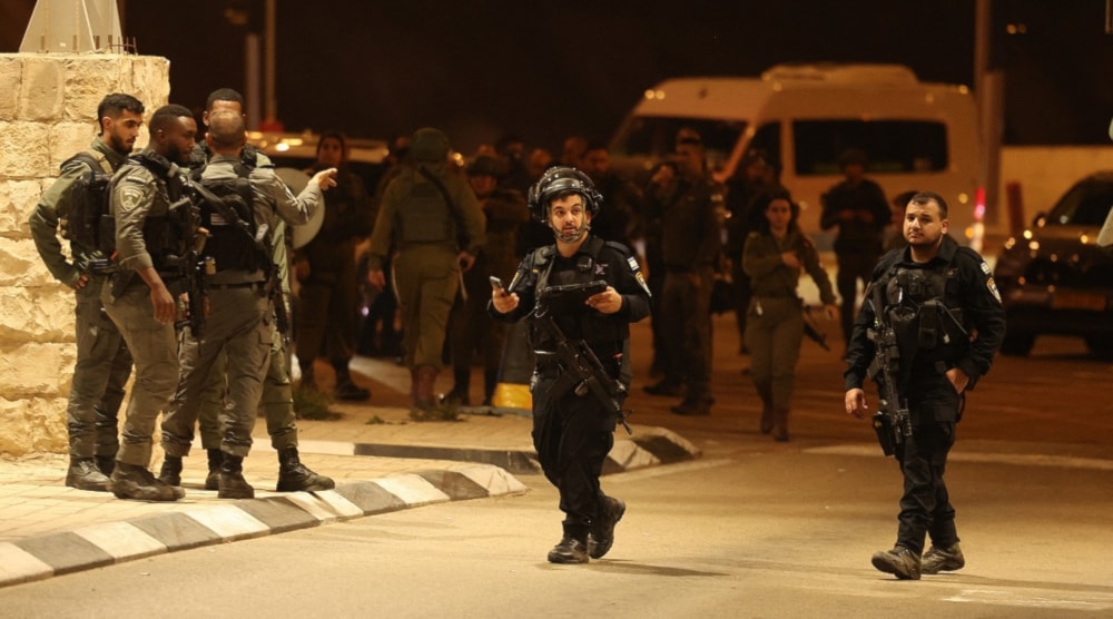 Fuerzas israelíes patrullan el lugar de un ataque a tiros cerca de un puesto de control en la Cisjordania ocupada, al sur de Jerusalén, el 12 de diciembre de 2024. Foto: AFP