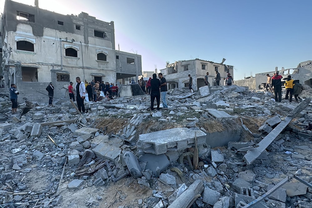 Varias personas fueron lesionadas por disparos de tanques en el área de Al-Mawasi, la cual alberga a desplazados.