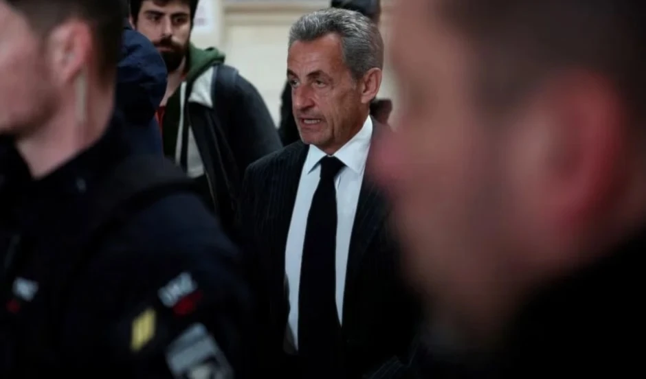 Expresidente de Francia tendrá vigilancia por pulsera electrónica