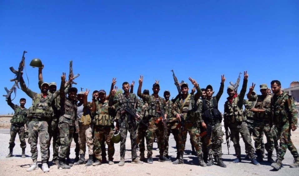 Las maniobras ofensivas coincidieron con la llegada continua de refuerzos militares a los ejes de combate.