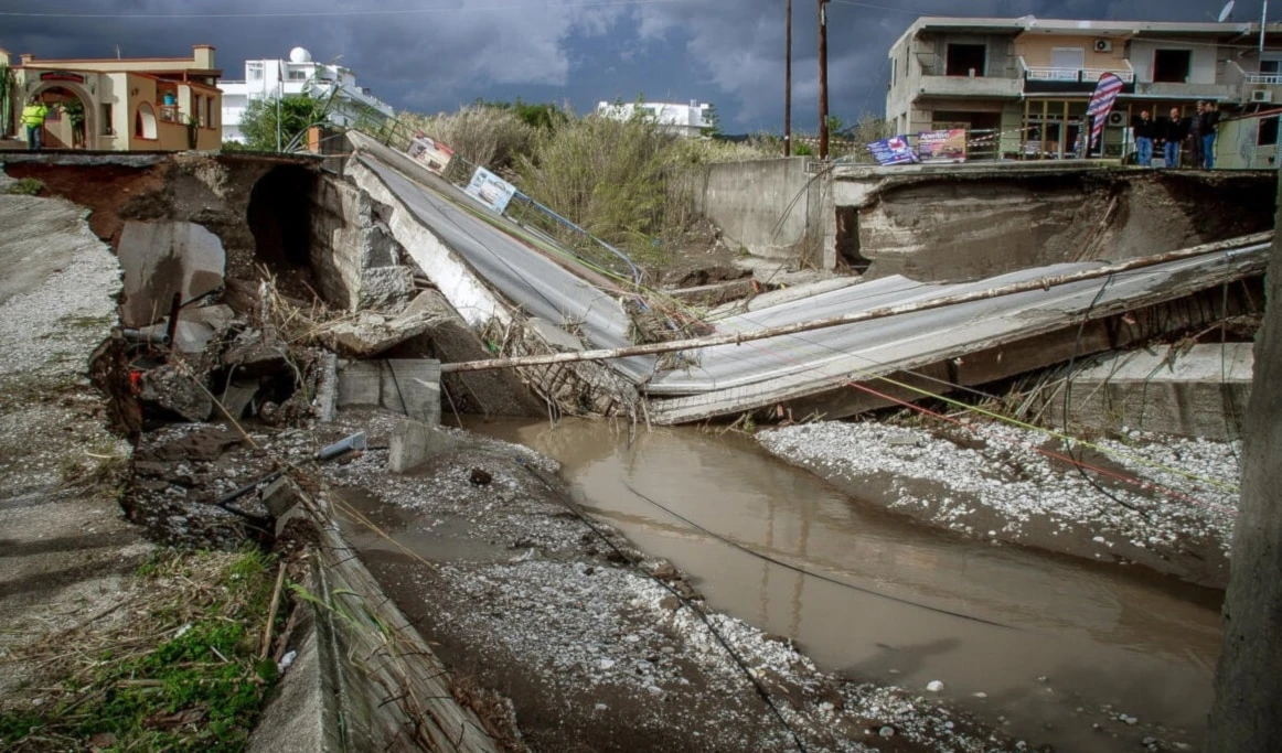 Lluvias e inundaciones dejan destrucción en la isla de Rodas, Grecia. Foto: AFP.