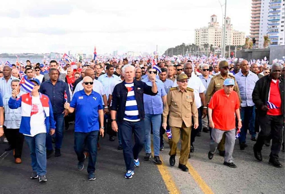 Encabezan Raúl y Díaz-Canel marcha en Cuba contra bloqueo de EEUU