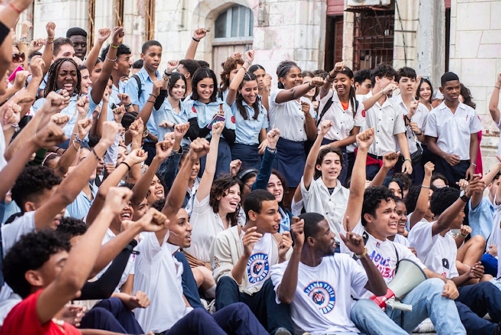 Cuba marcha con sus líderes contra el bloqueo de EE. UU.