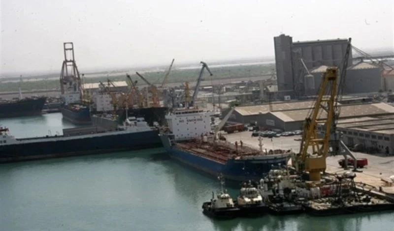 Saná anuncia reanudación de trabajos en puertos de Hodeidah y Saleef