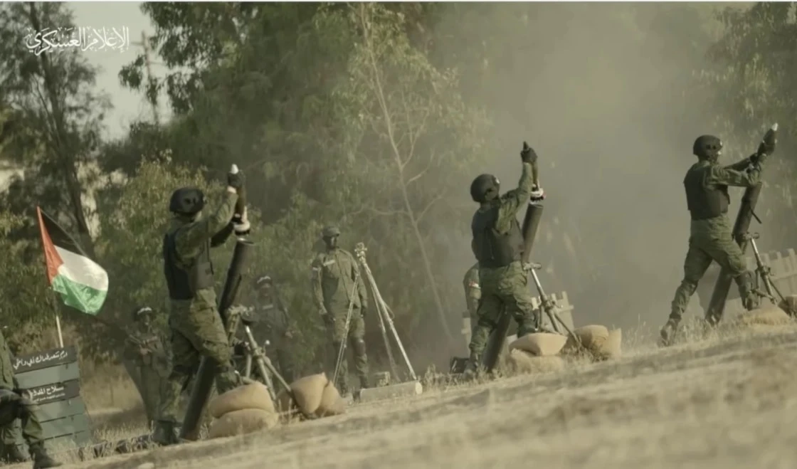 Combatiente de la Resistencia asalta transporte de tropas israelí Combatiente de la Resistencia asalta transporte de tropas israelí