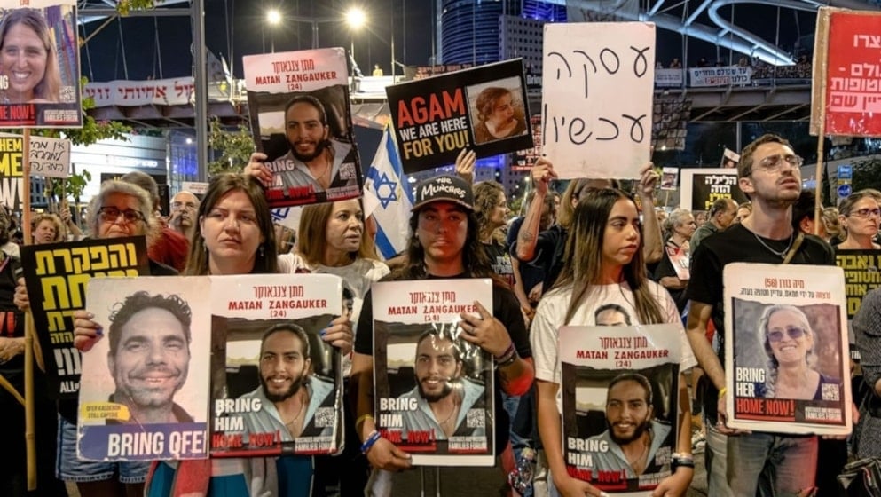 Los israelíes exigen a su gobierno lograr un acuerdo con la Resistencia palestina para traer de vuelta a los prisioneros. (Foto: Medios israelíes)