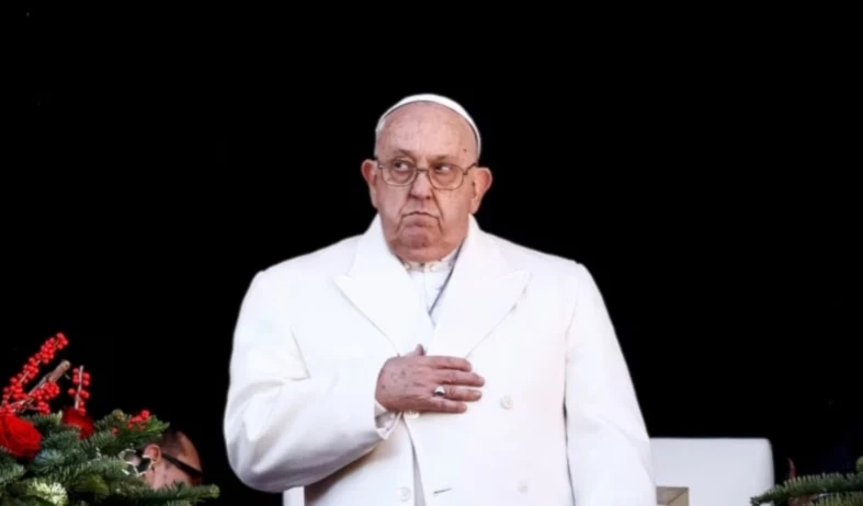 El papa Francisco dirige mensaje de Navidad.
