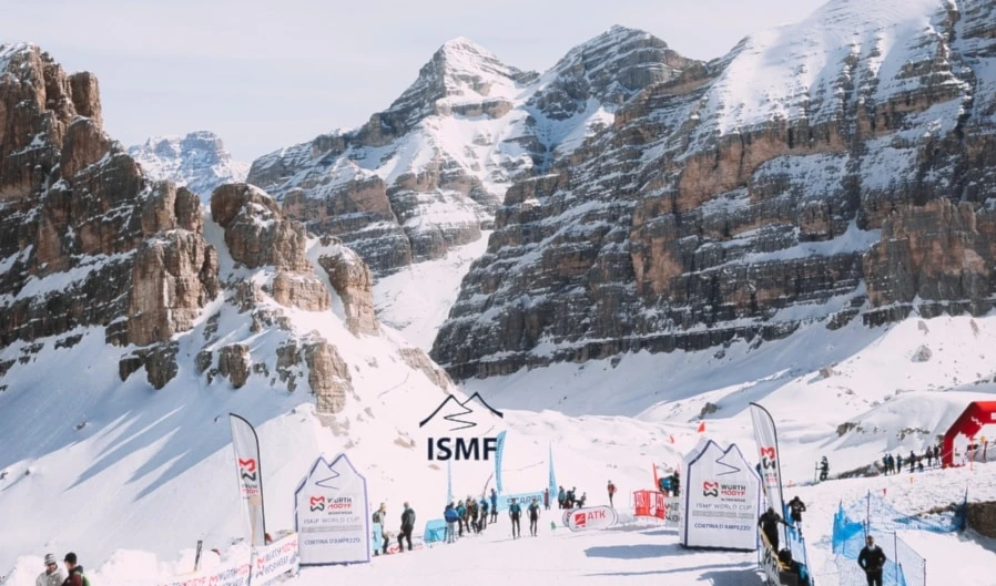 Federación de esquí admite a cinco deportistas rusos en competiciones.