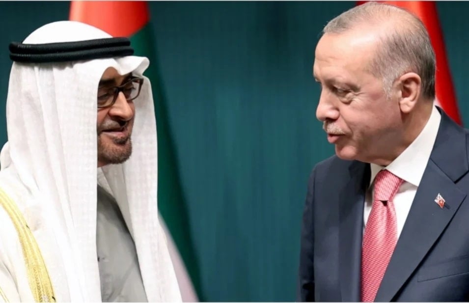 Turquía y Emiratos Árabes Unidos abordan amenaza de Daesh