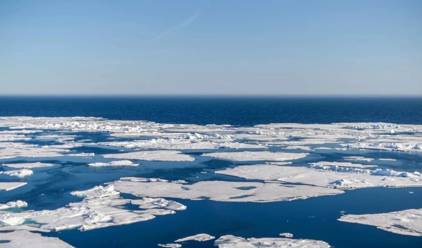 ¿Podría el Ártico quedar sin hielo marino en 2027? Foto: Unsplash.