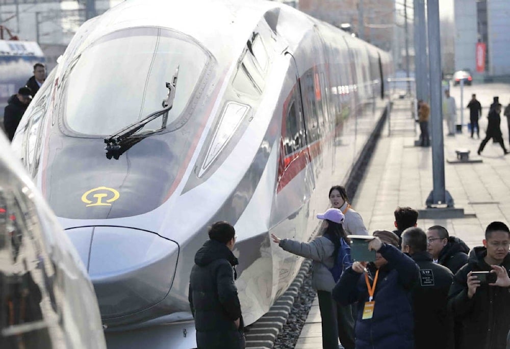 China presenta prototipo del tren de alta velocidad más rápido 