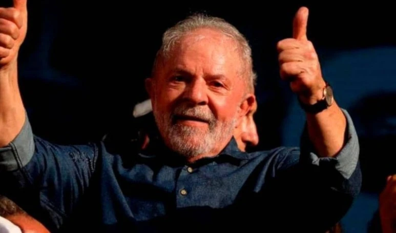 Presidente de Brasil celebra el crecimiento de la economía este año Presidente de Brasil celebra el crecimiento de la economía este año