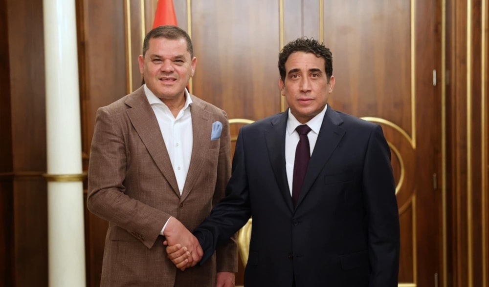 El jefe del Consejo Presidencial de Libia, Mohamed Al-Manfi, con el jefe del Gobierno de Unidad Nacional, Abdel Hamid Al-Dabaiba