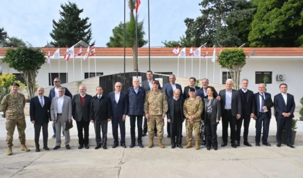 Reunión del gabinete libanés y el representantes del ejército en la ciudad de Tiro.