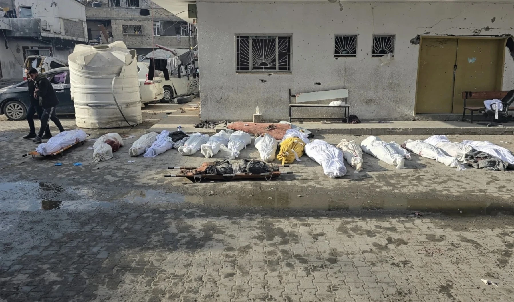 “Israel” bombardea en Gaza y comete masacre en Al-Nuseirat