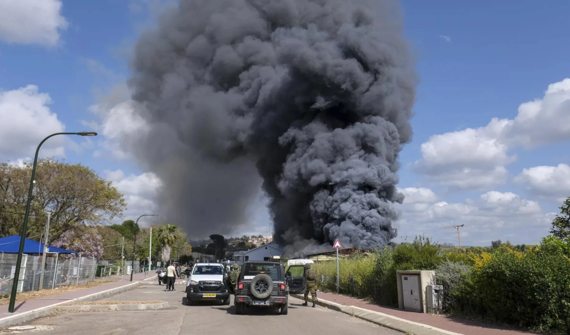 Hizbullah bombardea el frente norte israelí.