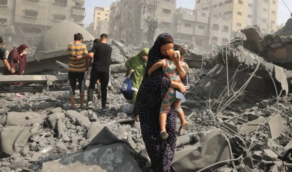 La cifra de muertos por la persistente agresión ascendió hasta 27 mil 19 y son 66 mil 139 los heridos, de acuerdo con las últimas cifras del ministerio de Salud Palestino.