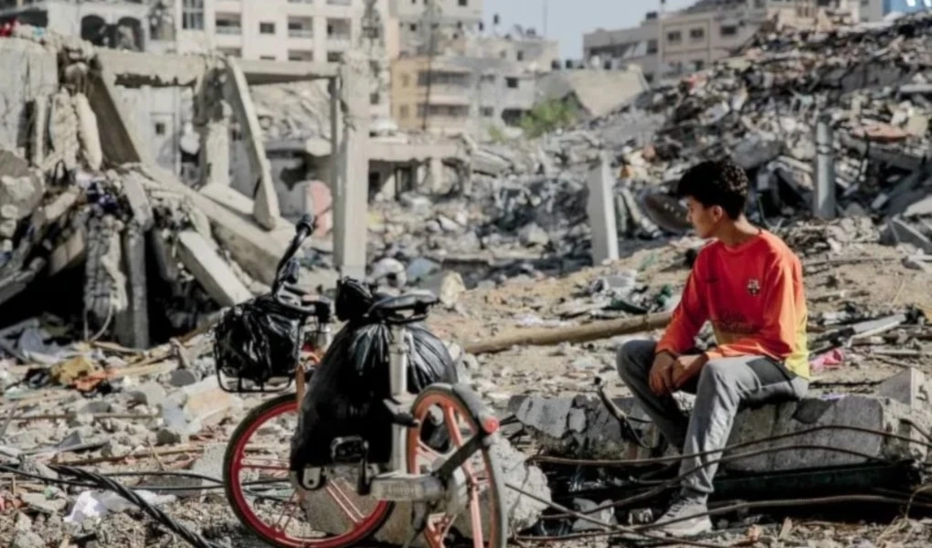 Un ataque a Rafah exacerbaría la ya terrible situación de los millones de desplazados palestinos que no tienen a donde ir, afirmó la declaración.