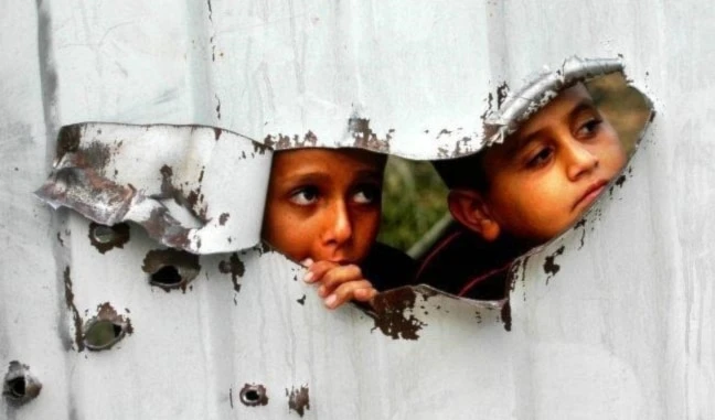 Después de 136 días de guerra genocida, la ocupación israelí asesina a los infantes a un ritmo catastrófico y con un nivel de brutalidad nunca visto en el mundo.