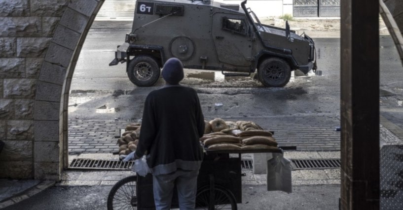 El ejército de “Israel” ataca zonas y propiedades palestinas en Jerusalén y Cisjordania.