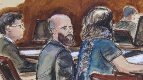 El boceto de una audiencia judicial en el que se retrata a Joshua Schulte. Foto: AP
