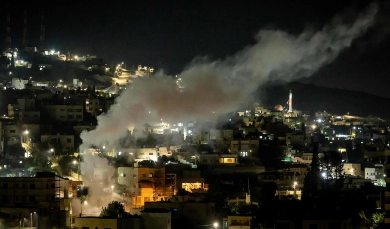 Resistencia palestina libera enfrentamientos contra el régimen israelí.