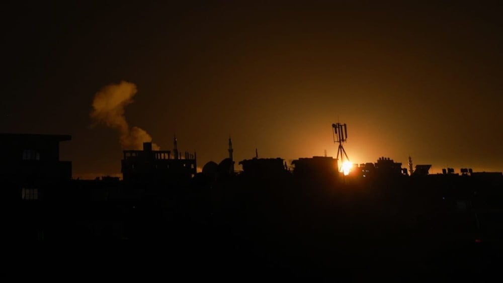 Ejército israelí bombardea Rafah.