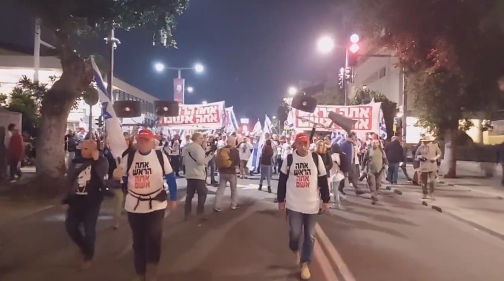 Enfrentamientos entre  colonos manifestantes y policia de  