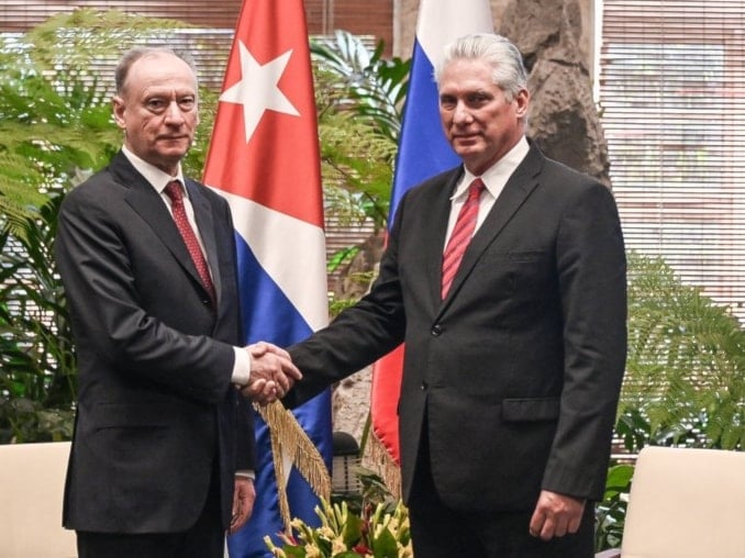 Presidente de cUBA, Miguel Díaz-Canel, y el secretario del Consejo de Seguridad de Rusia, Nikolái Pátrushev.