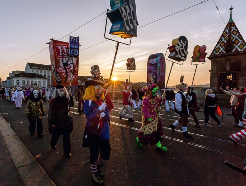 Carnaval de Basilea celebró una tradición de Suiza
