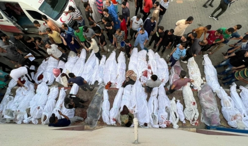 La masacre cometida por la ocupación israelí en la calle Al-Rashid dejó más de 100 muertos. La masacre cometida por la ocupación israelí en la calle Al-Rashid dejó más de 100 muertos.