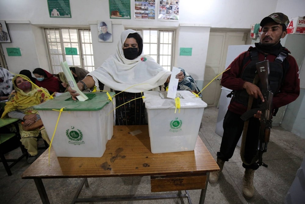 Cualquier partido político en Pakistán necesita 133 escaños en el Parlamento para garantizar una mayoría simple.