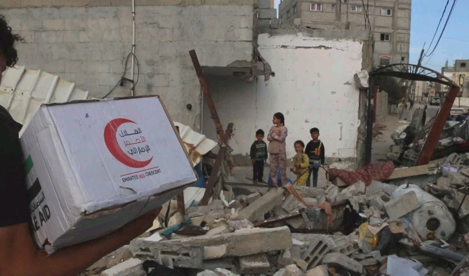 EAU envía ayuda a los gazties.